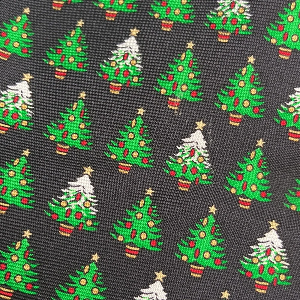 Hallmark Christmas tree tie
